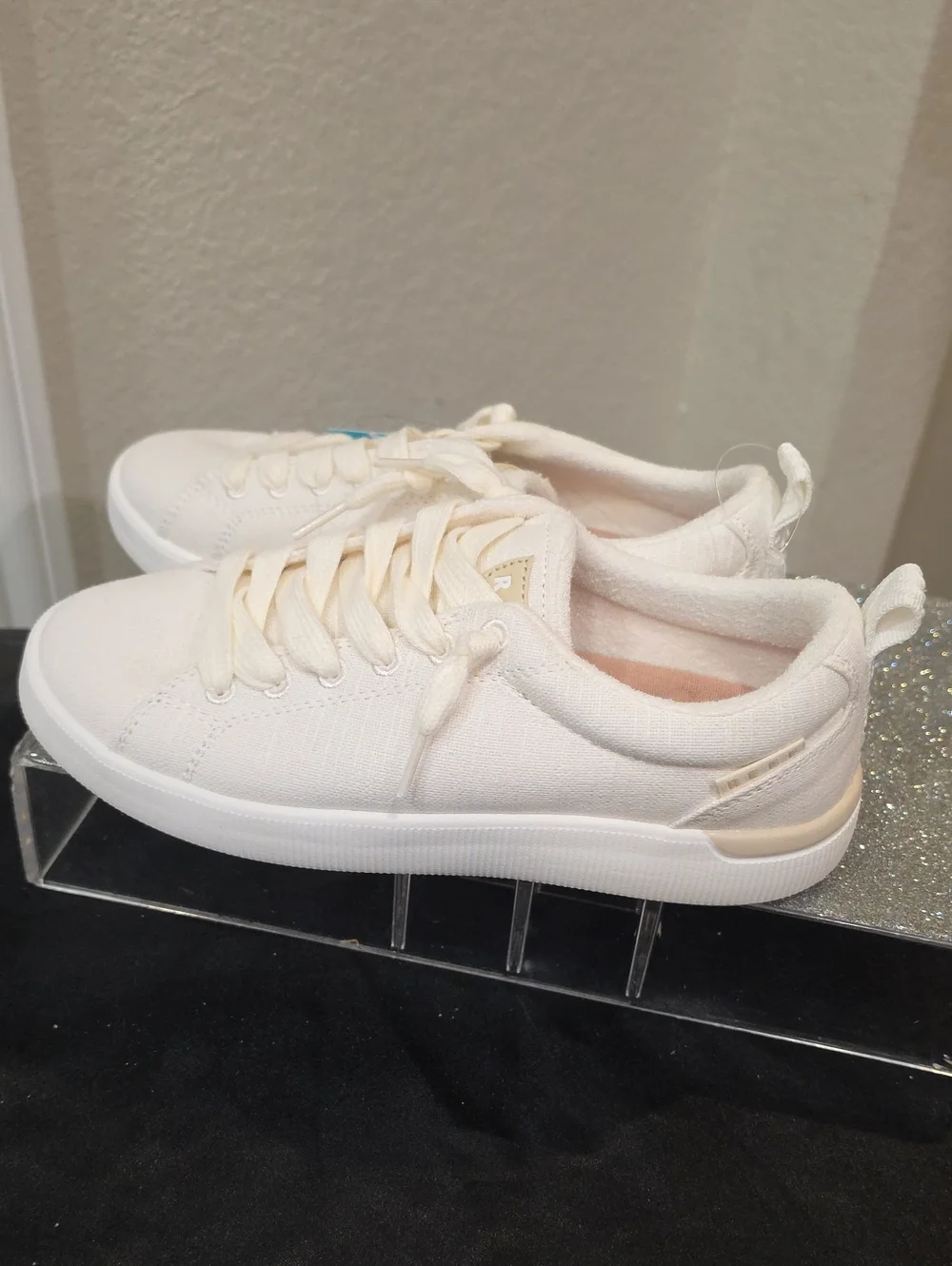 Reef Neptune Alana Cushioned Sneakers- White